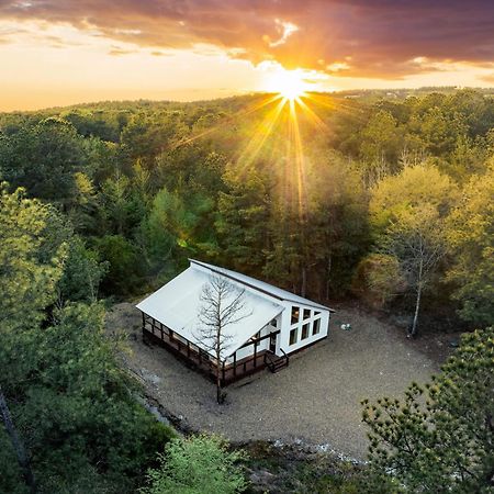 New Farmhouse-Chic Cabin With Hot Tub & Firepit Broken Bow Kültér fotó