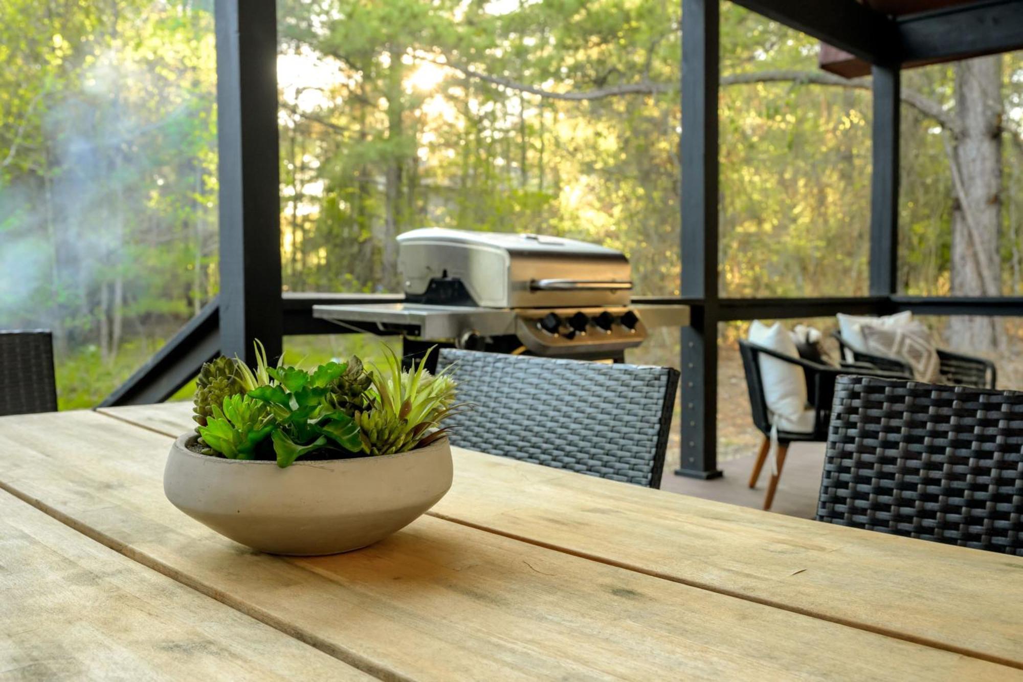 New Farmhouse-Chic Cabin With Hot Tub & Firepit Broken Bow Kültér fotó